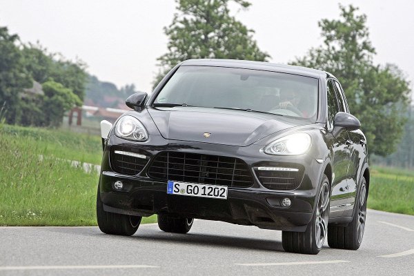 Porsche Cayenne Turbo S (2010 г., 4,8 л, 510 к.с.) - 14,2 л/100 км